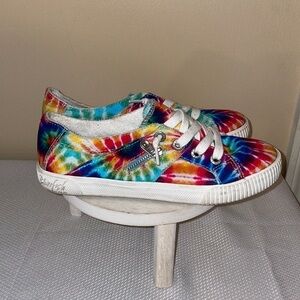 Blowfish women’s sneaker 6.5 shoes slip on colorful tie dye no tie comfort